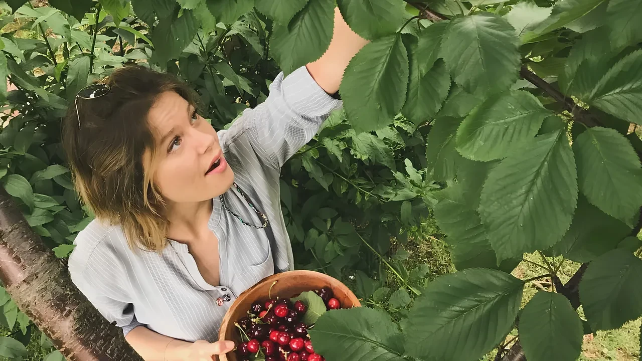 Burcu Biricik İstanbul’u terk etti! Ayvalık’ta yeni işi şaşırttı