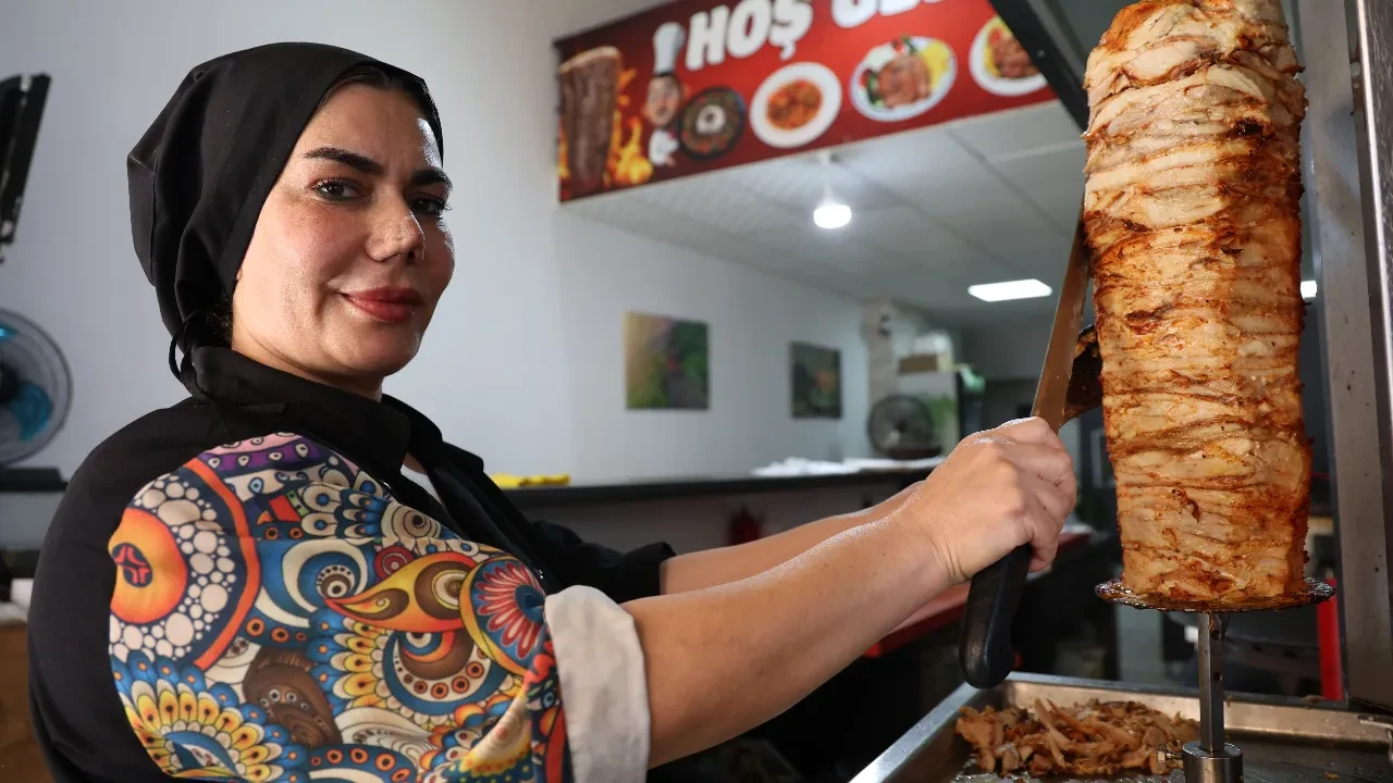 Erkek işi diyenleri dinlemedi dönerin başına geçti! Kadın girişimciden büyük başarı