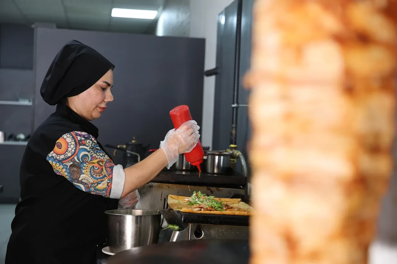 Erkek işi diyenleri dinlemedi dönerin başına geçti! Kadın girişimciden büyük başarı