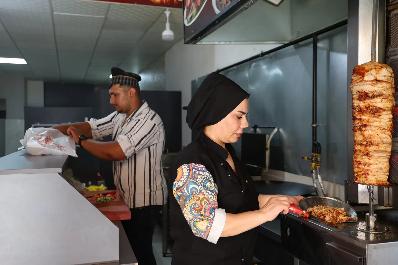 Erkek işi diyenleri dinlemedi dönerin başına geçti! Kadın girişimciden büyük başarı
