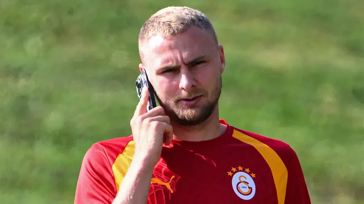 Galatasaray'da beklenen ayrılık gerçekleşti! Yıldız savunmacı eski takımına imzayı atıyor