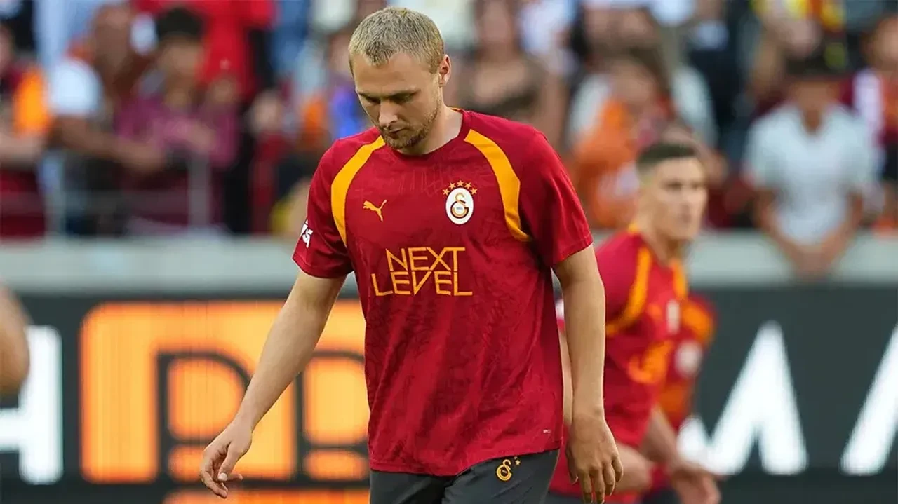 Galatasaray'da beklenen ayrılık gerçekleşti! Yıldız savunmacı eski takımına imzayı atıyor