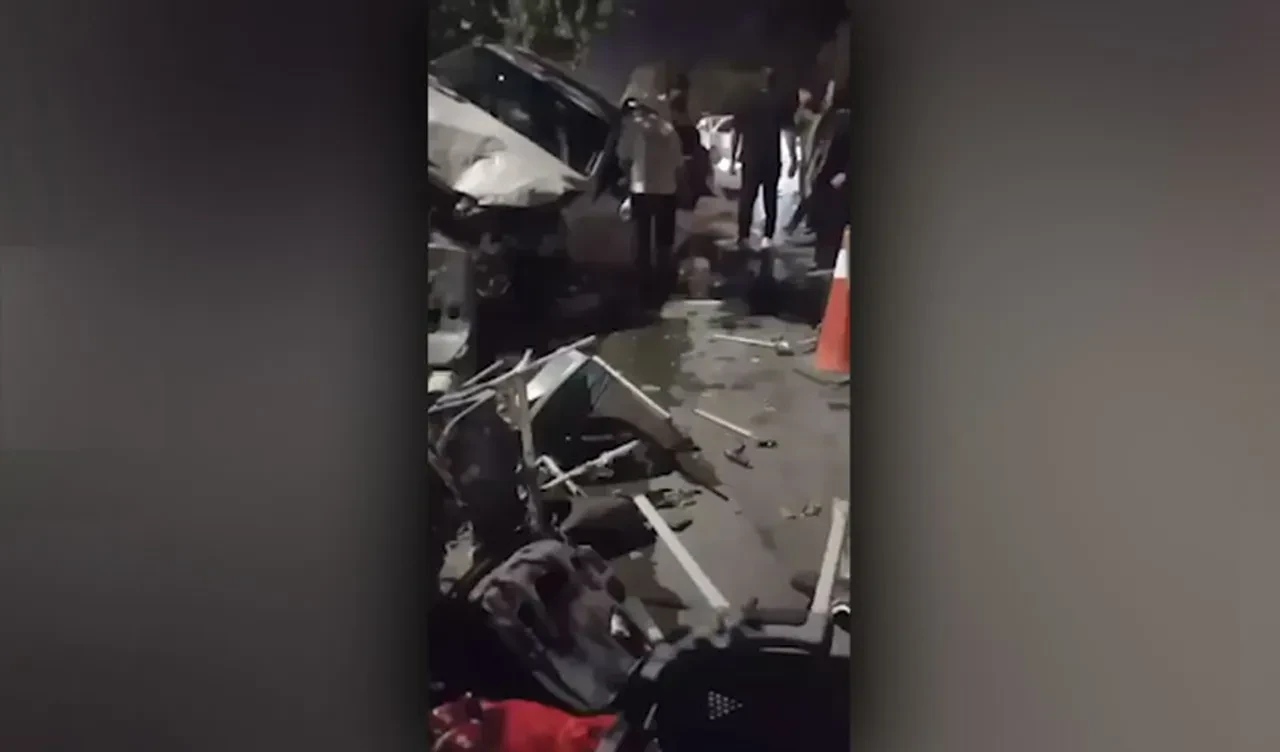 Hükümet destekçilerinin arasına araç daldı! İran'dan 'kaza' açıklaması: Ölü ve yaralılar var