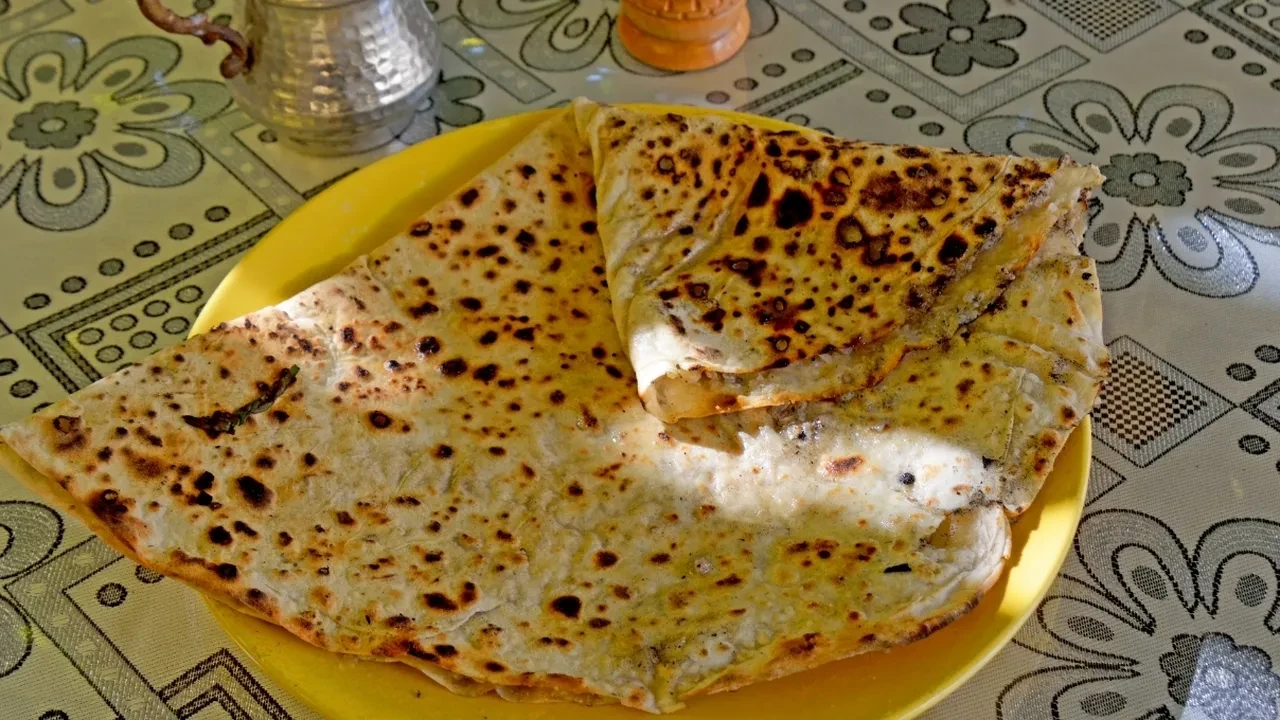Kahvaltı sofralarının eski şampiyonu gözlemeler geri döndü! Kimsenin bilmediği o tarif
