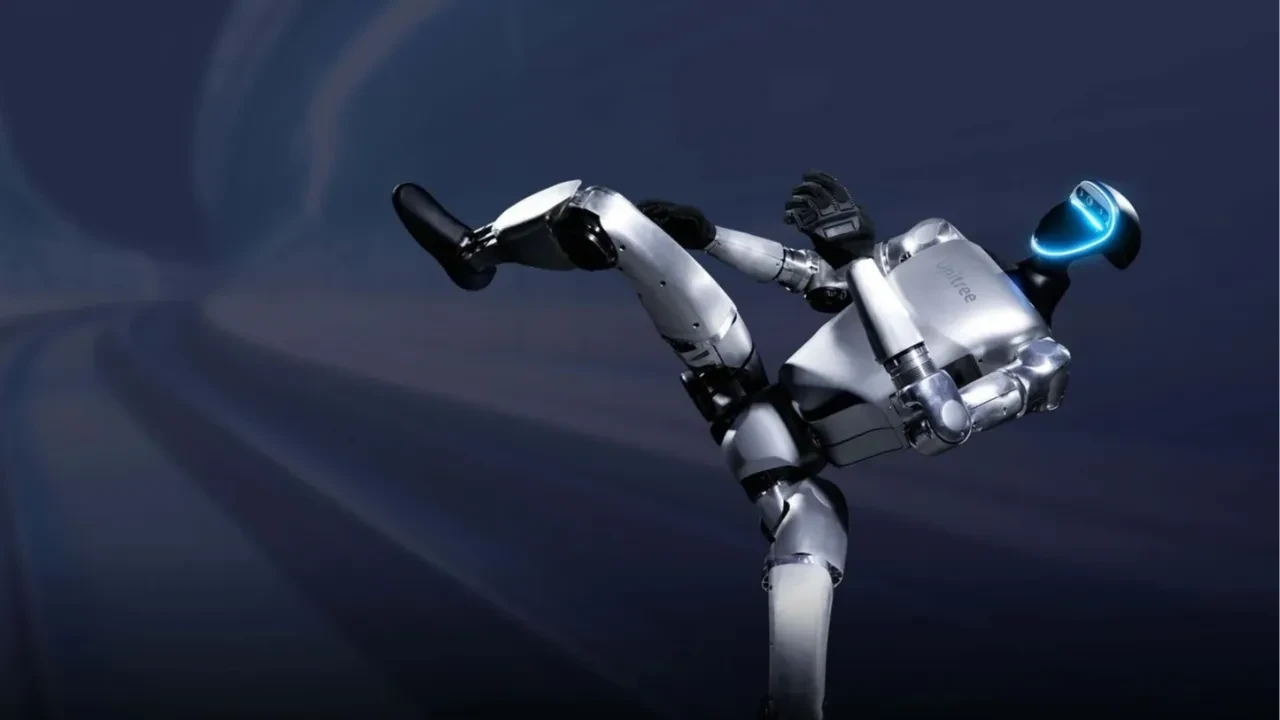 Rusya'da robot dehşeti! Kendisini iten müşteriyi affetmedi