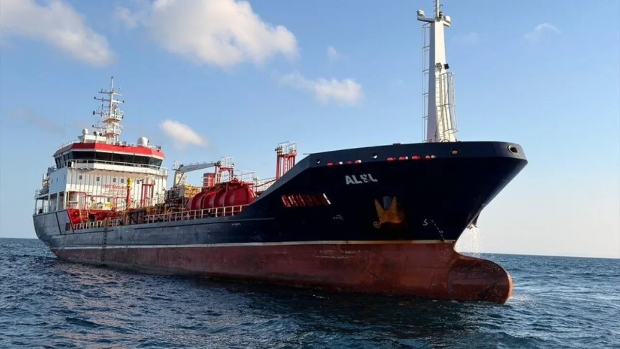 Silivri açıklarında çarpışan gemilerin telsiz kayıtları ortaya çıktı: Alsu, iskeleye kır!