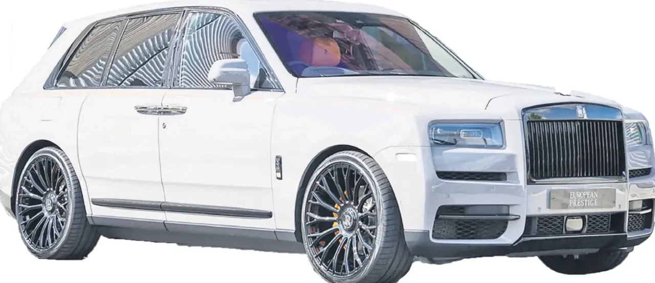 Victor Osimhen’in garajındaki yeni oyuncağı dudak uçuklattı! Ferrari’siyle görenleri şaşırttı