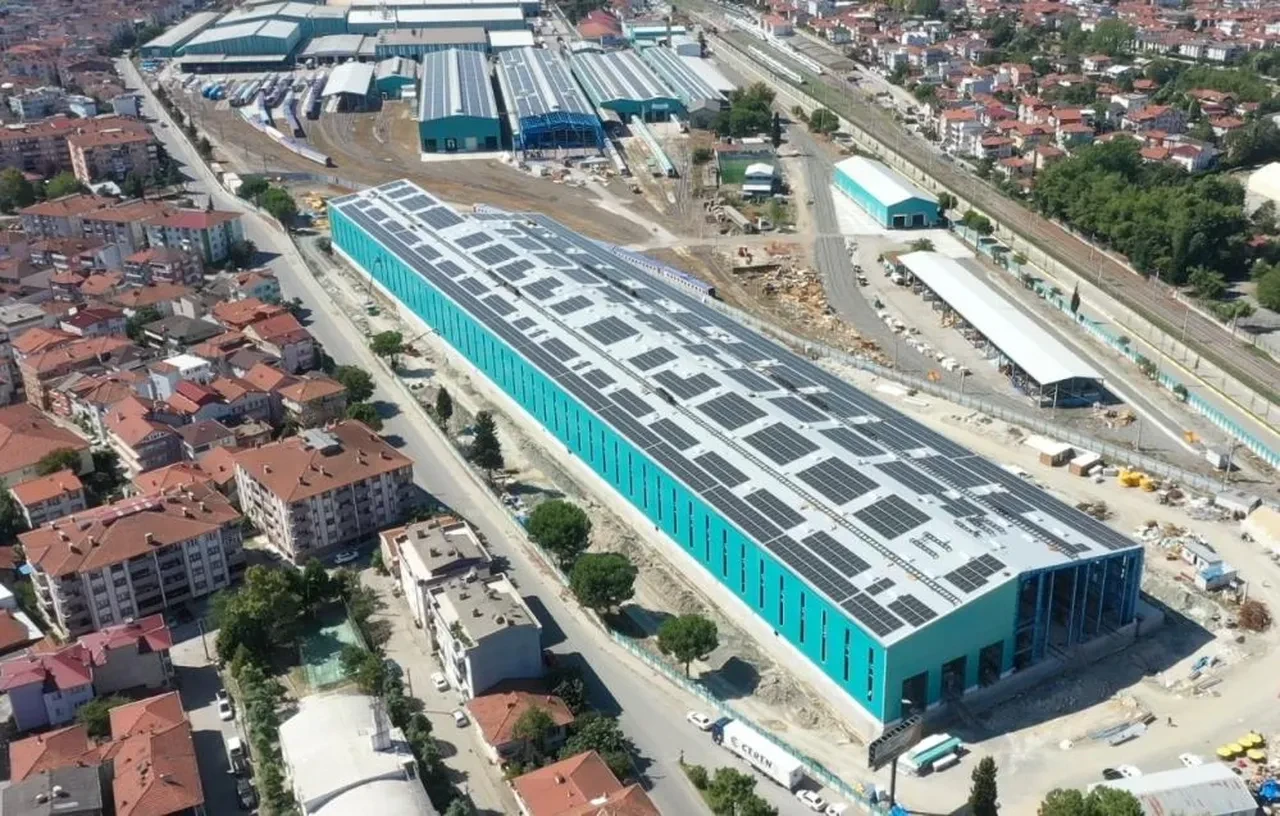 Bakan Uraloğlu duyurdu: 250 km hıza ulaştı! Yerli hızlı trende üretim başladı