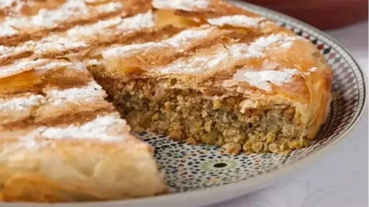 Böreğe benziyor ama içi çok farklı! Somer Şef’ten ördek pastilla tarifi