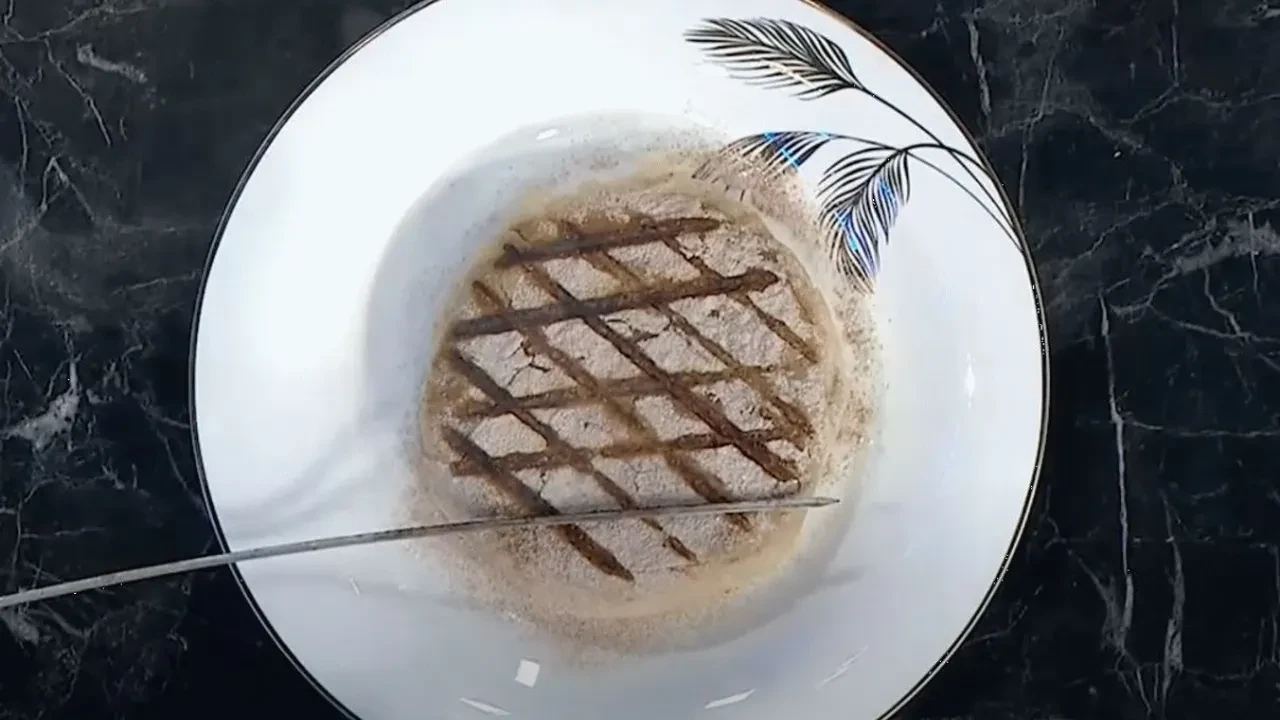Böreğe benziyor ama içi çok farklı! Somer Şef’ten ördek pastilla tarifi