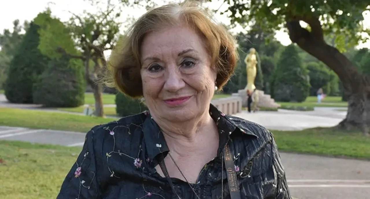 Gülsen Tuncer son yolculuğuna uğurlandı! Sanat dünyası cenazede buluştu