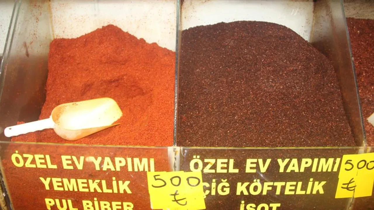 İsot merkezi Şanlıurfa'da fiyatlar uçtu! Esnaf kilosunun 500 liraya çıkmasını tek neden bağladı