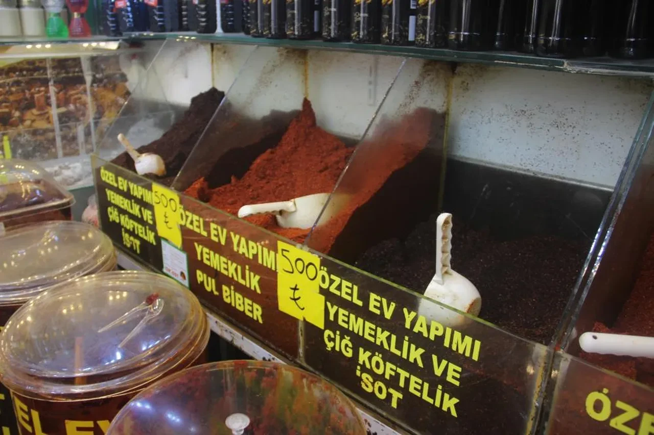 İsot merkezi Şanlıurfa'da fiyatlar uçtu! Esnaf kilosunun 500 liraya çıkmasını tek neden bağladı