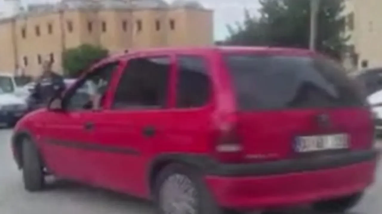 Korna sesini duyan trafik magandası çıldırdı: Yolda dehşeti yaşattı