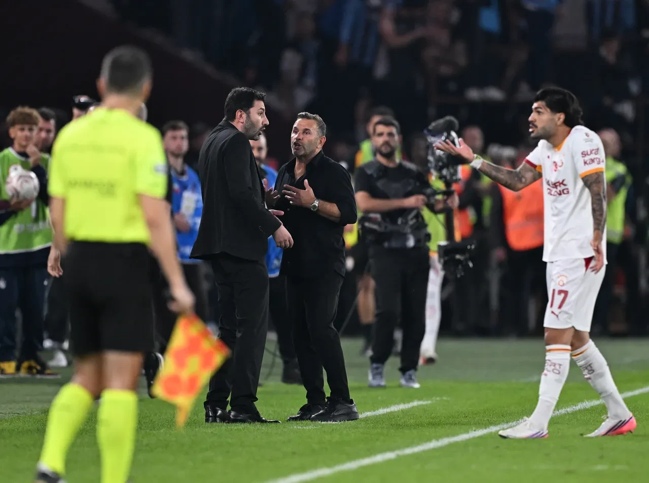 Okan Buruk'tan istifa açıklaması! Galatasaray taraftarının tepkisine cevap verdi