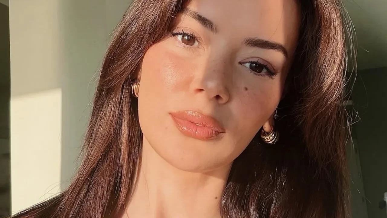 Seray Kaya'dan Sahra Işık'ın iddiasına olay cevap! İlişkiyi fotoğrafla duyurdu