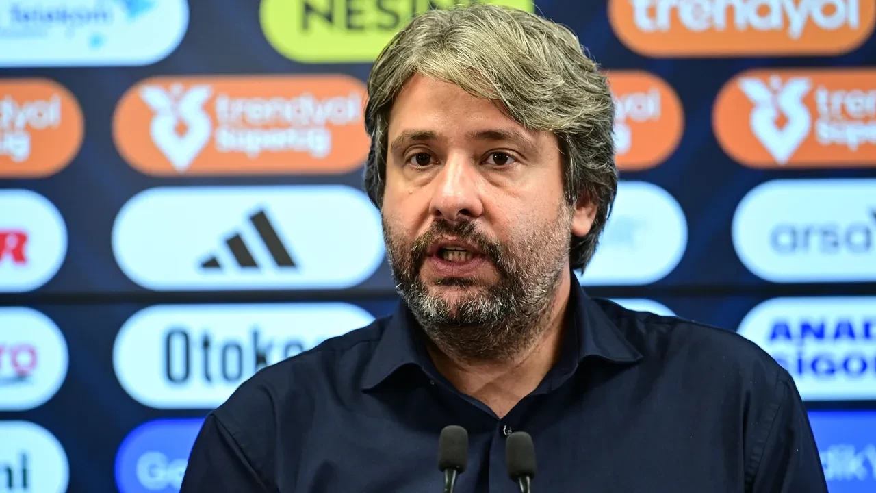 Tarihi Fenerbahçe mağlubiyeti sonrası Eyüpspor Teknik Direktörü Özhan Pulat istifa etti