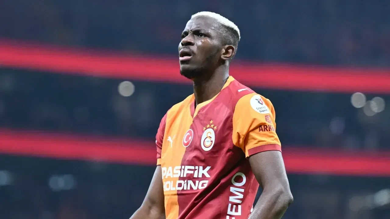 Victor Osimhen'le ilgili flaş açıklama! Resmen duyuruldu, forma giyemeyecek 