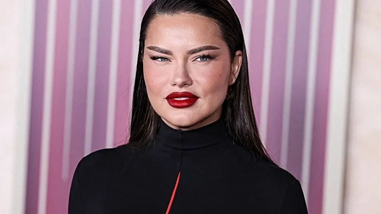 45 yaşındaki Adriana Lima’nın son hali gündem oldu! Yıllara meydan okuyan görüntüsü şaşkına çevirdi