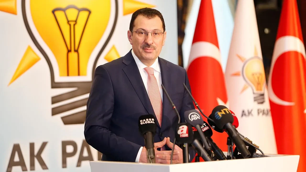 AK Parti'den erken seçim açıklaması! Cumhurbaşkanı Erdoğan'ın adaylığıyla ilgili çarpıcı sözler