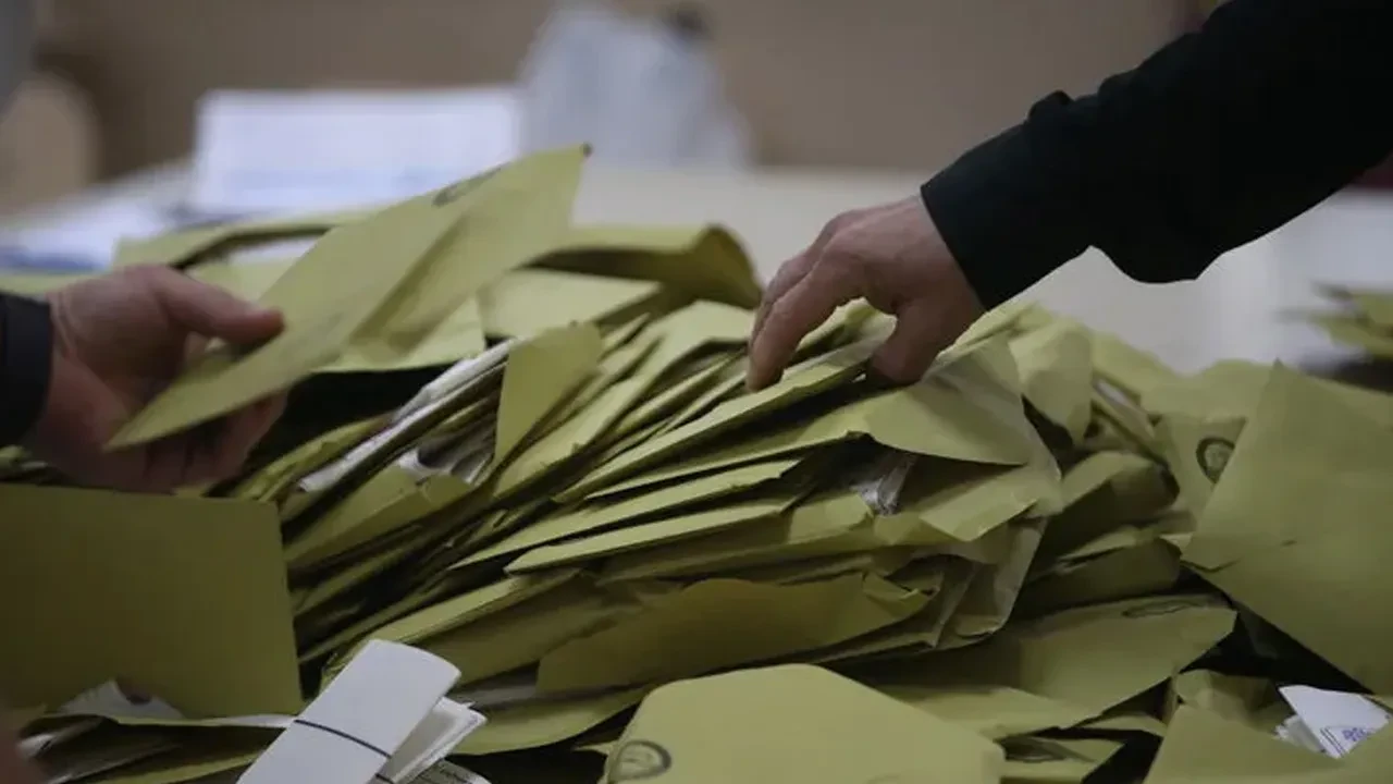 AK Parti'den erken seçim açıklaması! Cumhurbaşkanı Erdoğan'ın adaylığıyla ilgili çarpıcı sözler