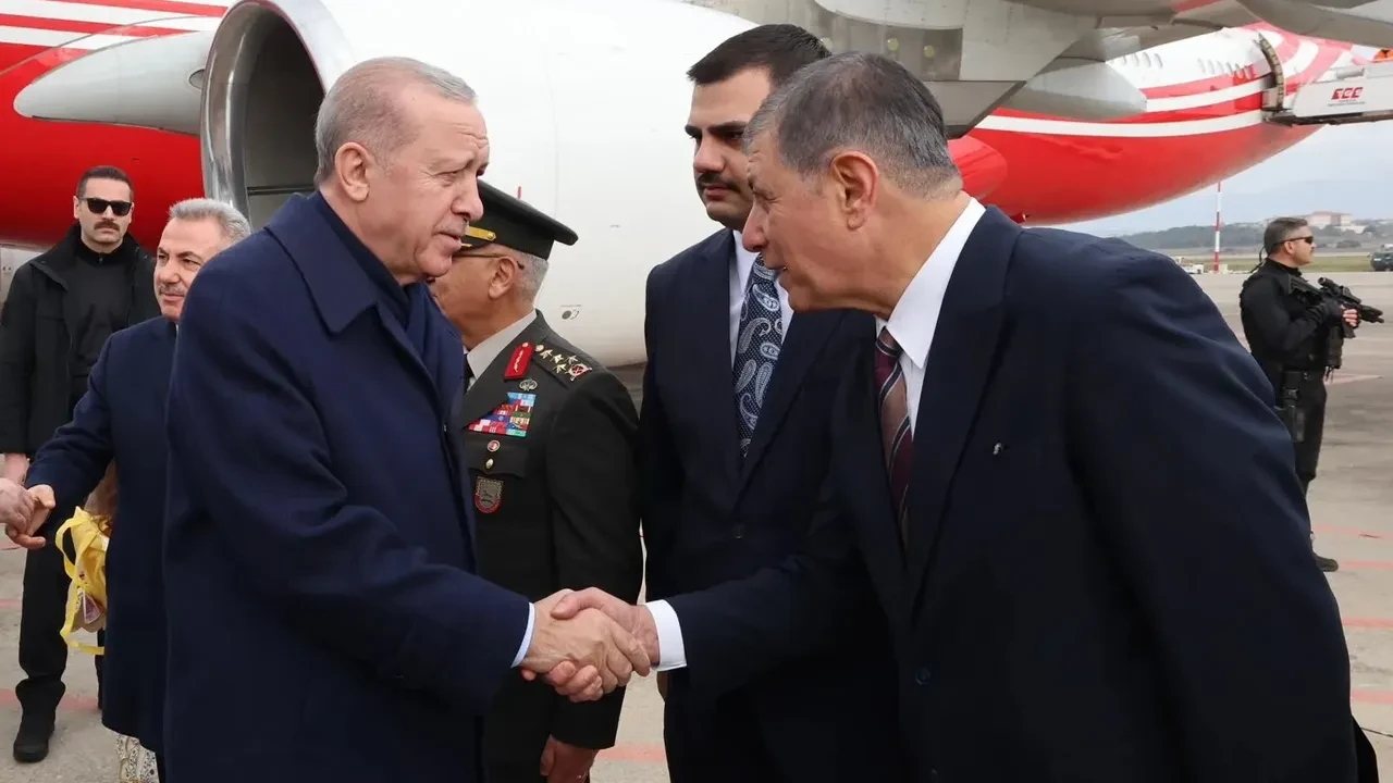 CHP'den istifa eden İzmir Büyükşehir Belediye Başkanı Cemil Tugay AK Parti'ye geçiyor