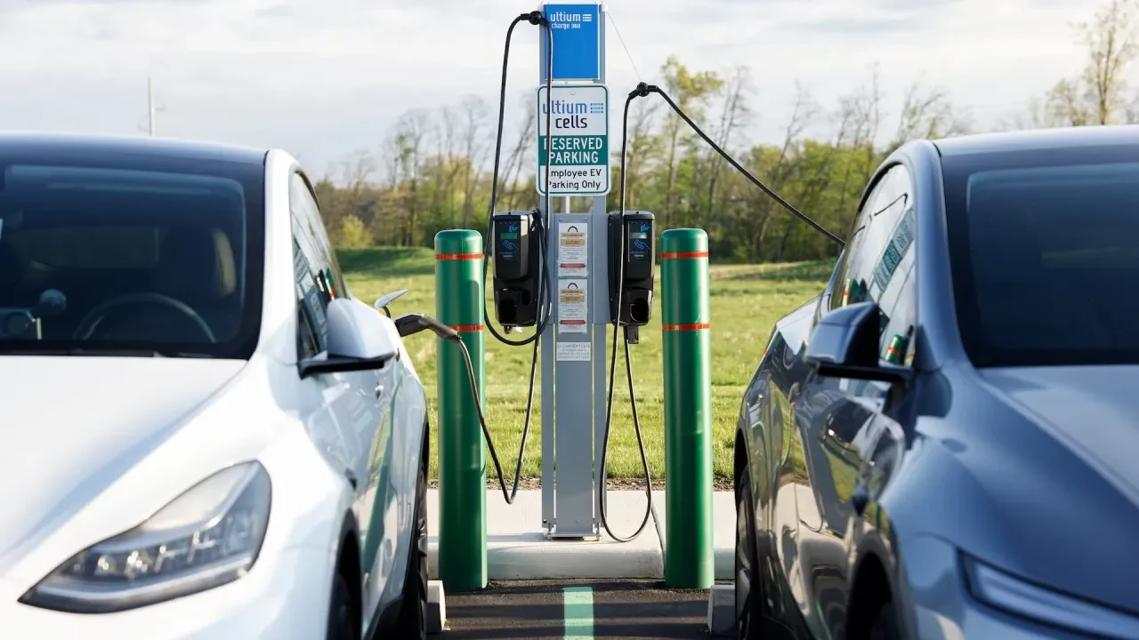 Elektrikli otomobillerde şarj derdi bitiyor: 9 dakikada yüzde 97'ye ulaştıran sistem tanıtıldı