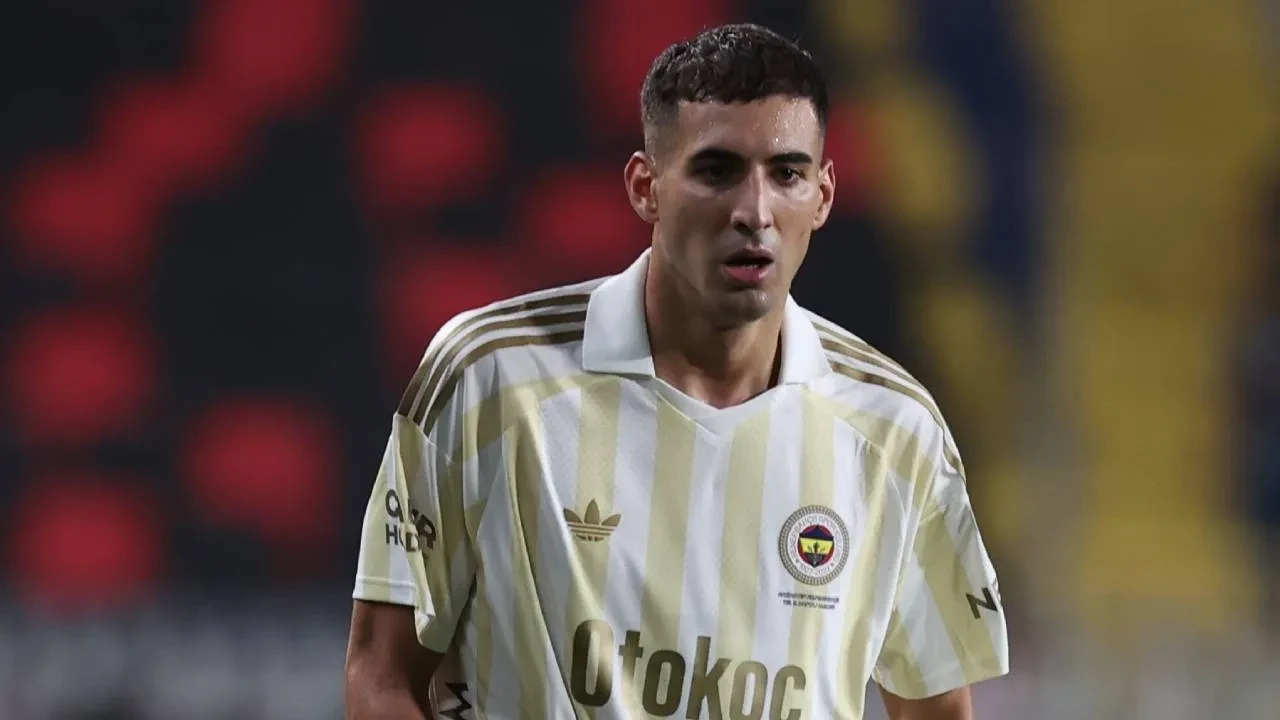 Fenerbahçe'ye Mert Müldür'den kötü haber! Aylarca forma giyemeyecek
