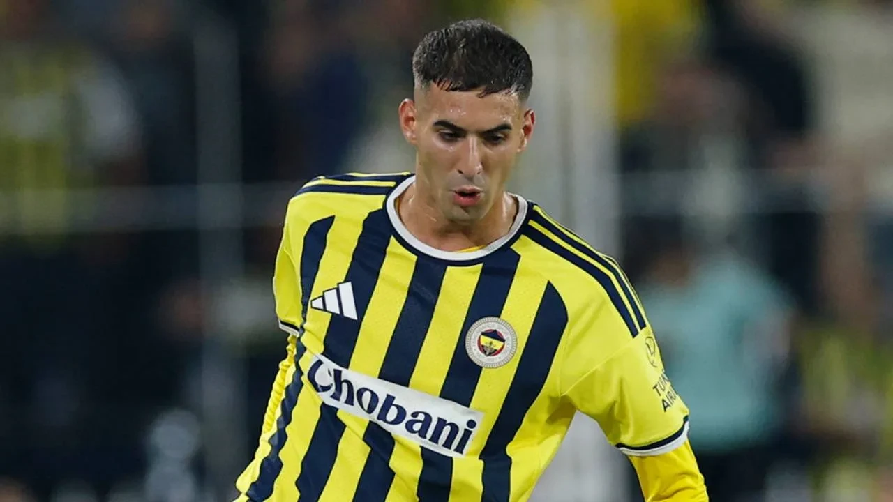 Fenerbahçe'ye Mert Müldür'den kötü haber! Aylarca forma giyemeyecek