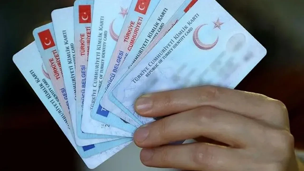 İçişleri Bakanlığı açıkladı: Binlerce kişinin vatandaşlık kararı iptal edildi