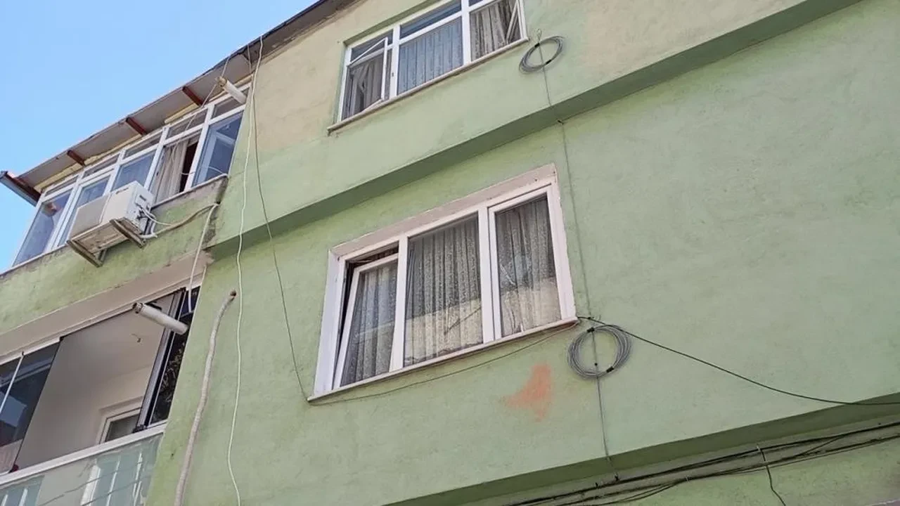İtfaiye kapıyı açınca acı manzarayla karşılaştılar: Yaşlı çift ölü bulundu