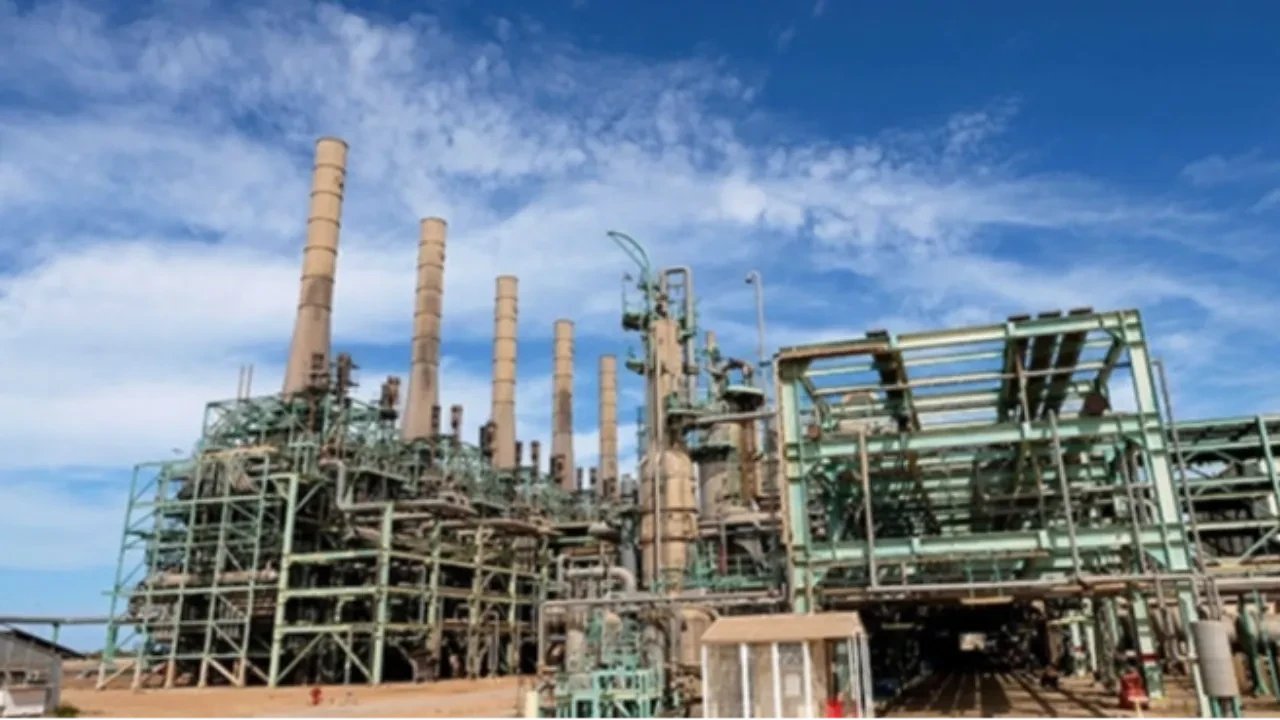 Libya’da silahlı grup petrol boru hattı vanasını kapattı: Şerara sahasında üretim durma noktasına geldi