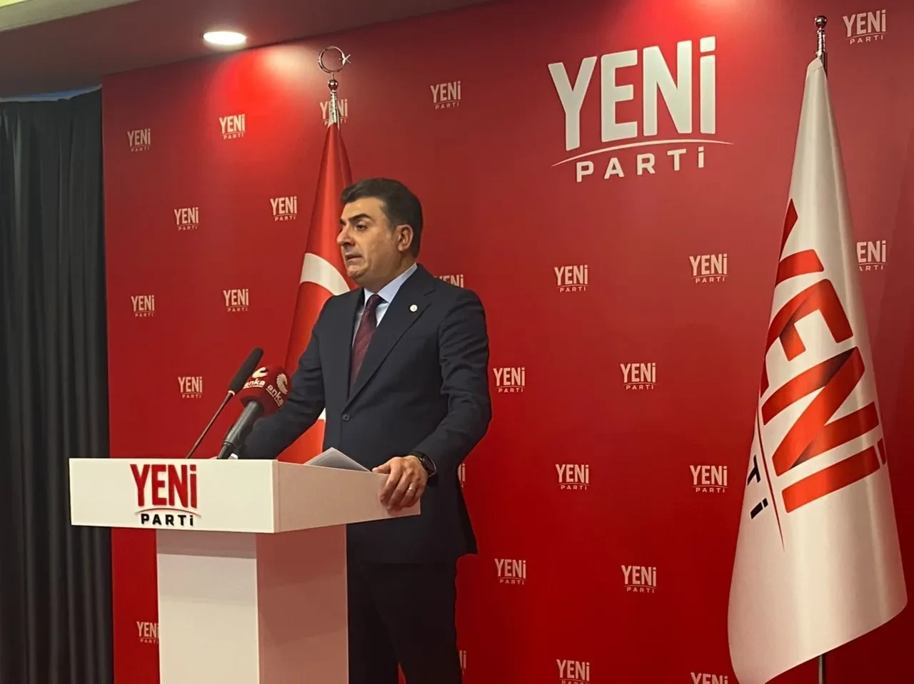 YENİ Parti isim krizinde çare buldu: Parti Sözcüsü Emre buldukları formülü açıkladı
