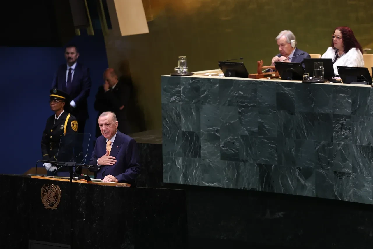 Cumhurbaşkanı Erdoğan BM 81. Genel Kurulu'nda dünya liderlerine seslendi: "Gazze çağımızın en utanç verici temerküz kampıdır"