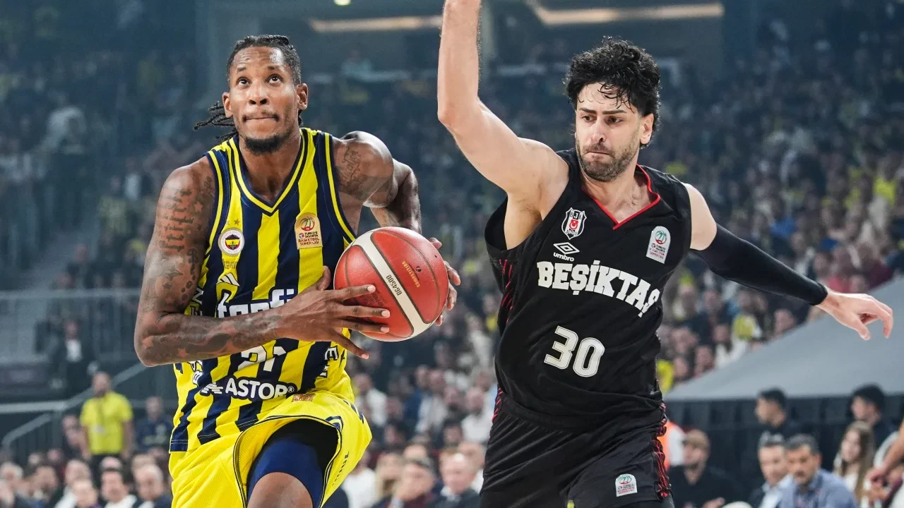 Dev derbide kazanan Fenerbahçe Tarfin! Sarı-lacivertiller, Beşiktaş'ı 72-59 mağlup etti