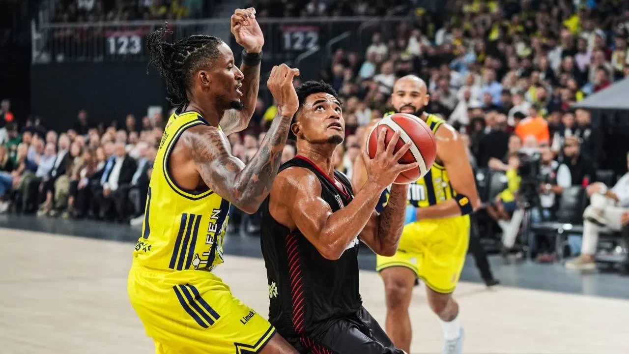 Dev derbide kazanan Fenerbahçe Tarfin! Sarı-lacivertiller, Beşiktaş'ı 72-59 mağlup etti