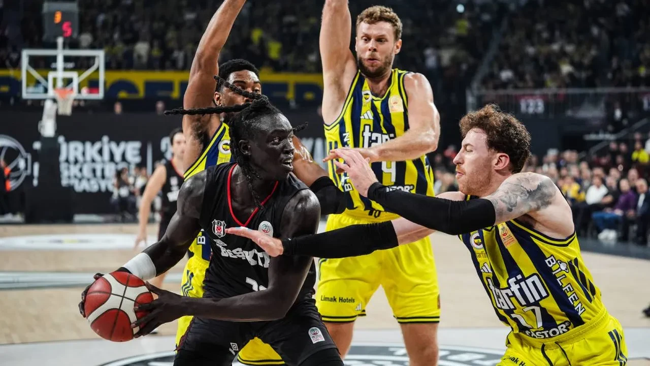 Dev derbide kazanan Fenerbahçe Tarfin! Sarı-lacivertiller, Beşiktaş'ı 72-59 mağlup etti