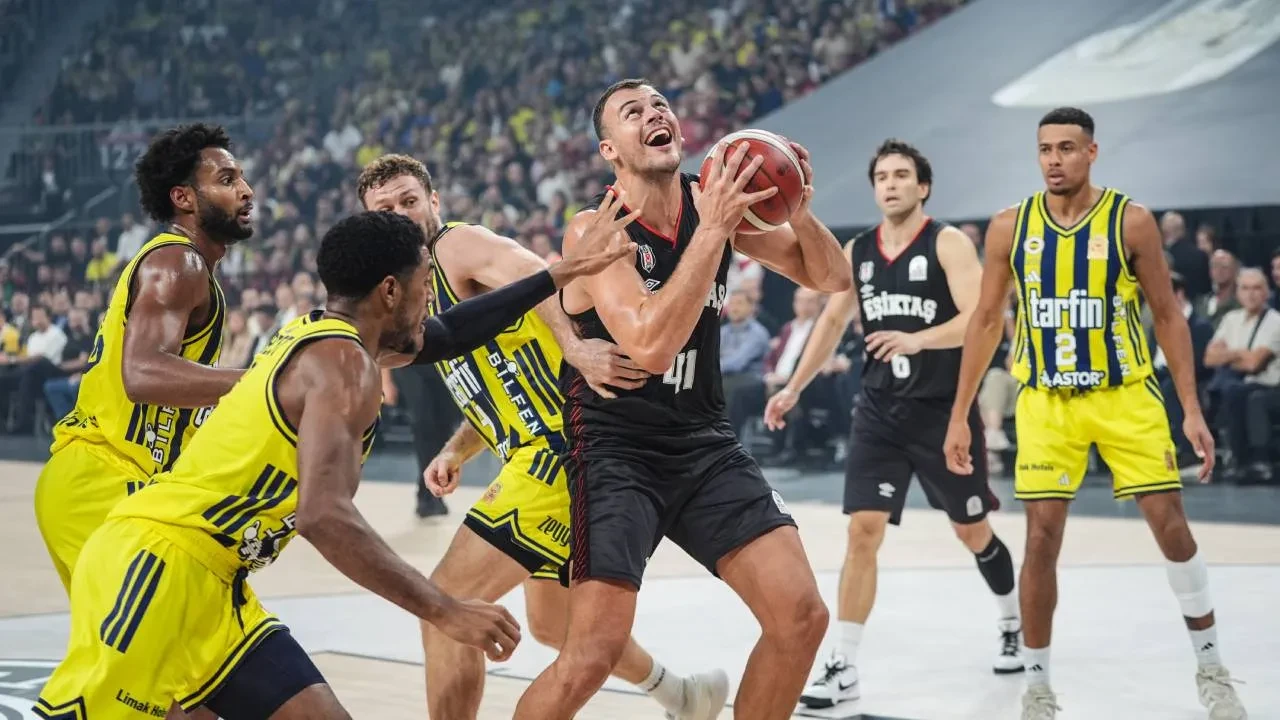 Dev derbide kazanan Fenerbahçe Tarfin! Sarı-lacivertiller, Beşiktaş'ı 72-59 mağlup etti