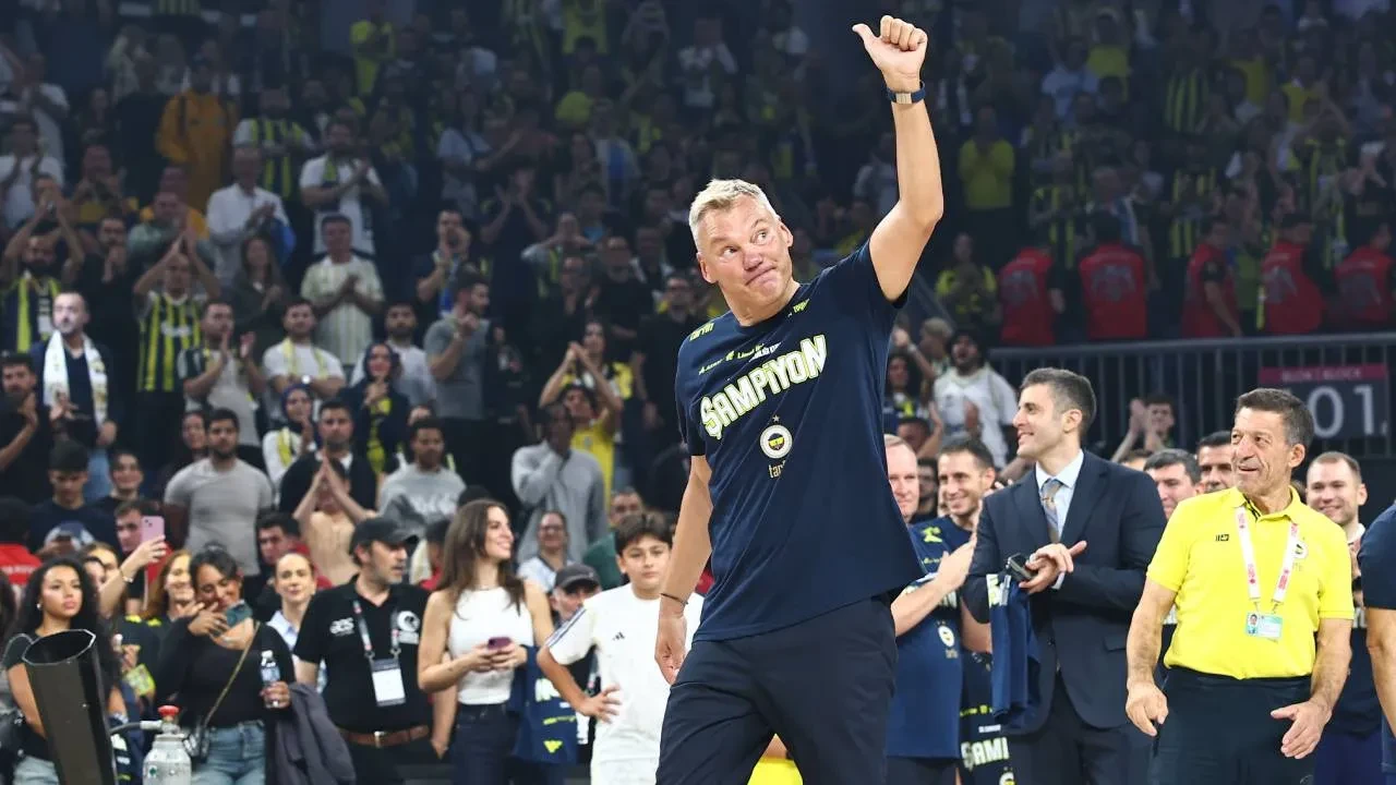 Fenerbahçe Tarfin Başantrenörü Jasikevicius'tan galibiyet değerlendirmesi! "İkinci yarıda zorlansak da kupayı kazanmayı başardık"