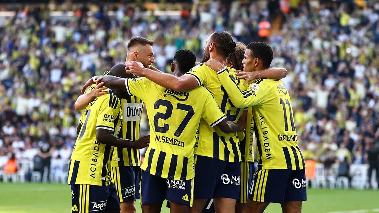 Fenerbahçe'de Eyüpspor maçı öncesi soyunma odasında konuşulanlar ortaya çıktı! Aziz Yıldırım'dan İsmail Kartal'a olay sözler