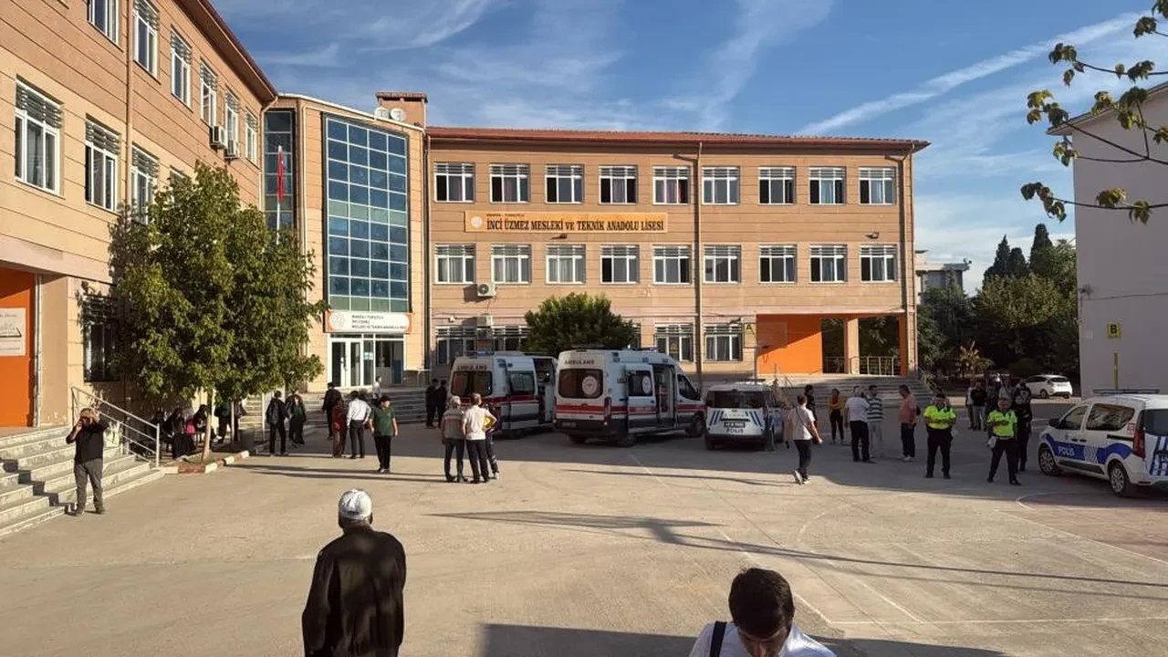 Manisa'daki okul saldırısı sonrası İçişleri Bakanı Sayın Mustafa Çiftçi'nin ailelere uyarısı akıllara geldi: "Çocuklarınızı mutlaka takip edin"