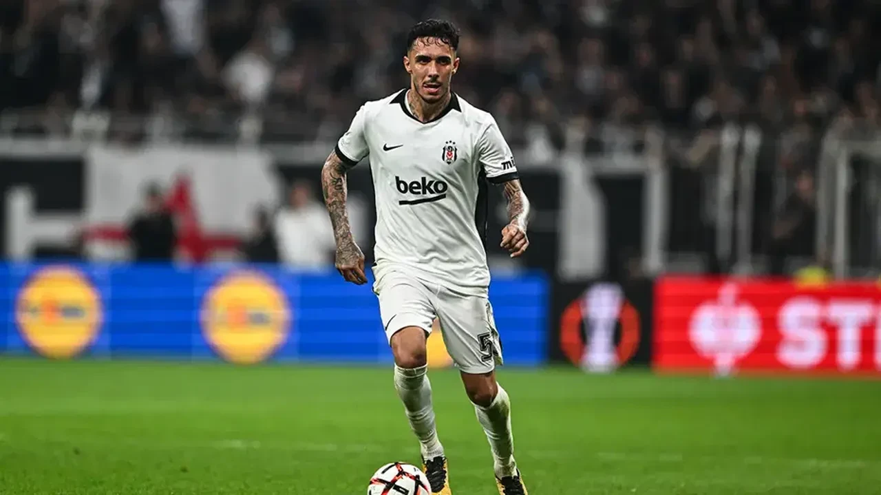 Premier Lig devleri Beşiktaş'ın üç yıldızı için Dolmabahçe’de pusuya yattı! Liverpool da devreye girdi