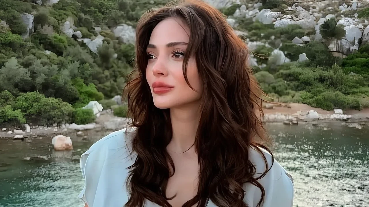 Rabia Soytürk’ün yeni dizisi belli oldu! Tolgahan Sayışman’la başrolü paylaşacak 