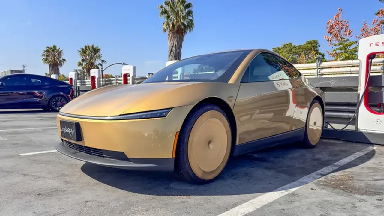 Tesla’nın direksiyonsuz taksisi Cybercab yeni durağı belli oldu: Pedalı bile yok