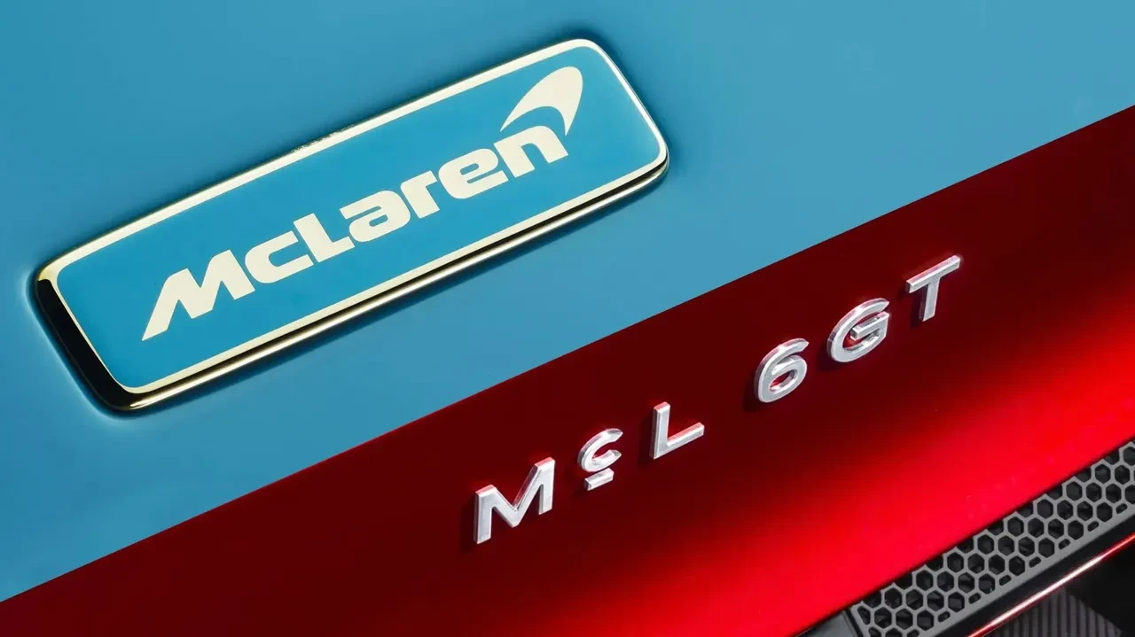 Ünlü süper otomobil üreticisi logosunu değiştirdi