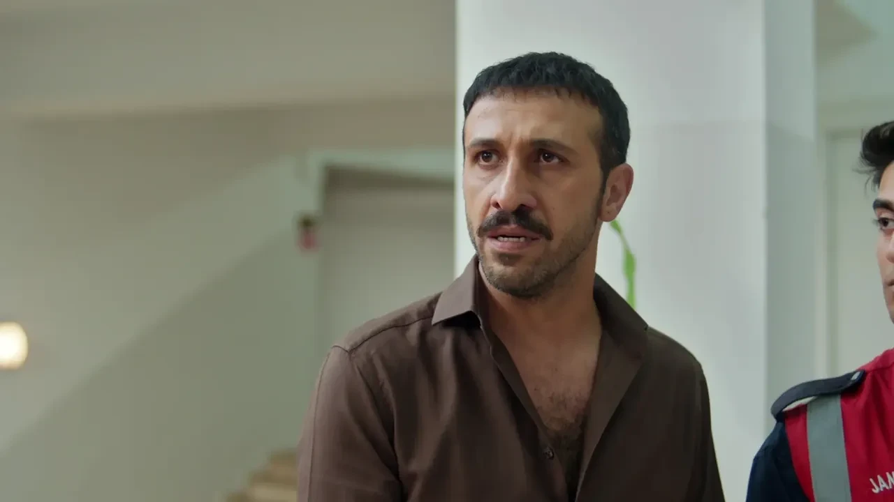 Uzak Şehir 65. bölümde yer yerinden oynadı! İzleyiciler merakla 66. bölüm fragmanını bekledi