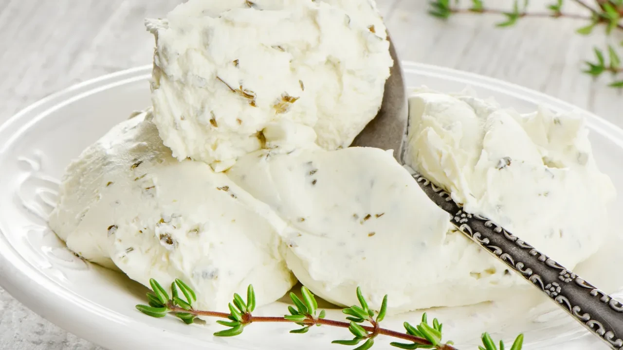 Van otlu peyniri hangi otlarla yapılır? Sadece lezzetiyle değil içeriğiyle de dikkat çekiyor!