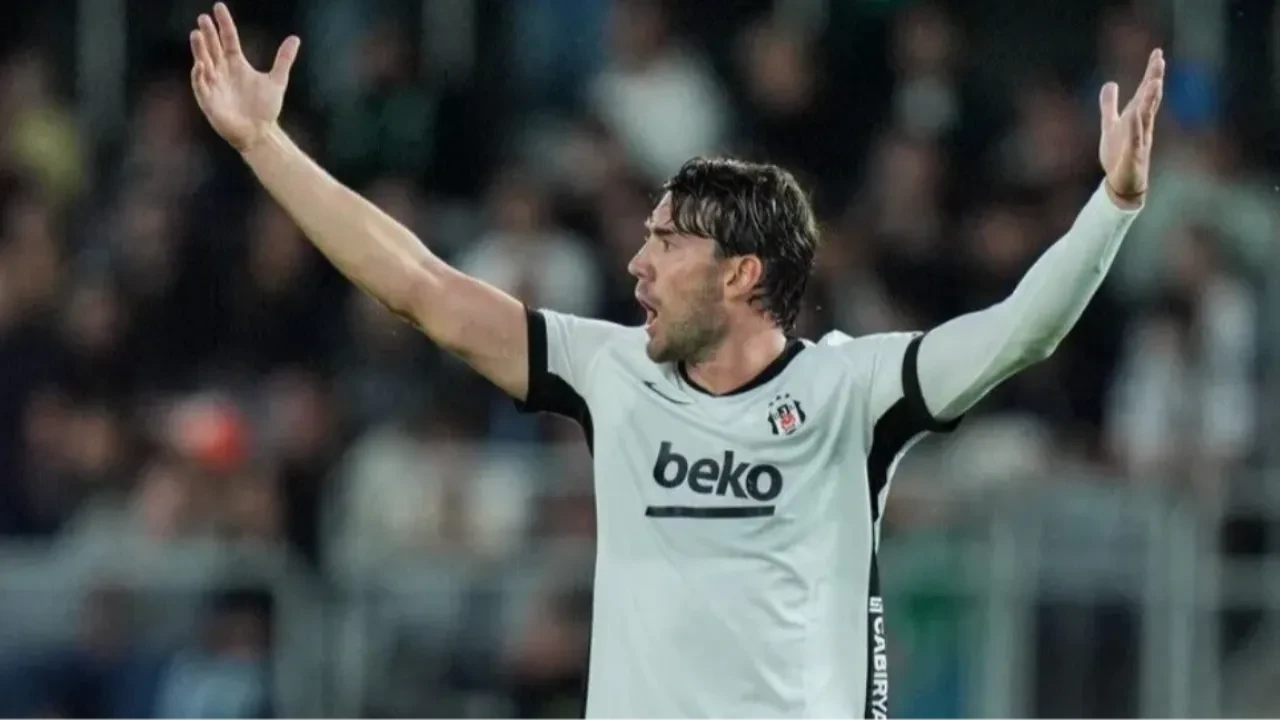 Vlahovic kaç hafta yok? Sakatlık durumu ile ilgili açıklama!