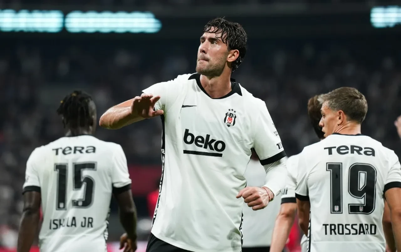Vlahovic kaç hafta yok? Sakatlık durumu ile ilgili son gelişmeler!