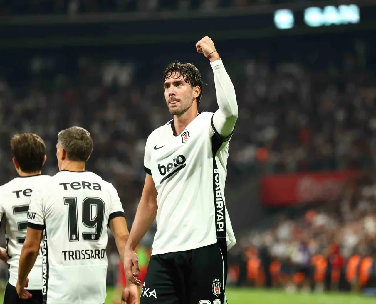 Vlahovic kaç hafta yok? Sakatlık durumu ile ilgili son gelişmeler!
